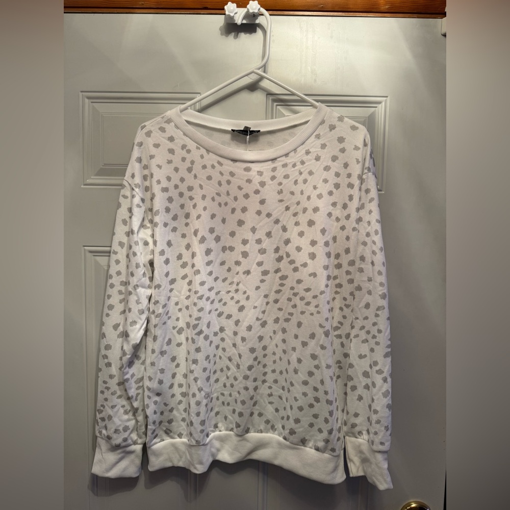 Leopard Print Round Neck Casual Loose Soft Pullover Tops NWT White sz. large